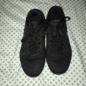 Women’s 7.5 Nike Free TR 6